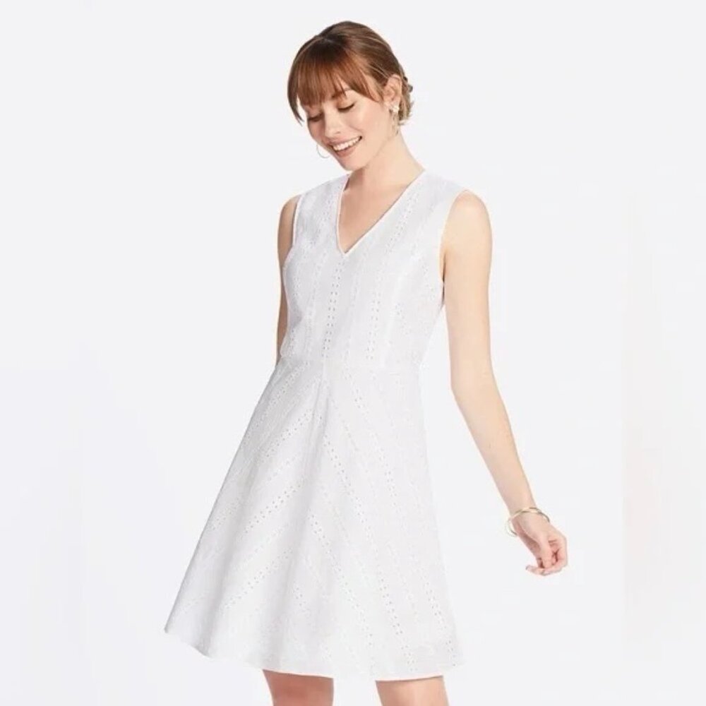 Draper James White Eyelet Fit & Flare Dress Size 8 Sleeveless V-Neck Southern
